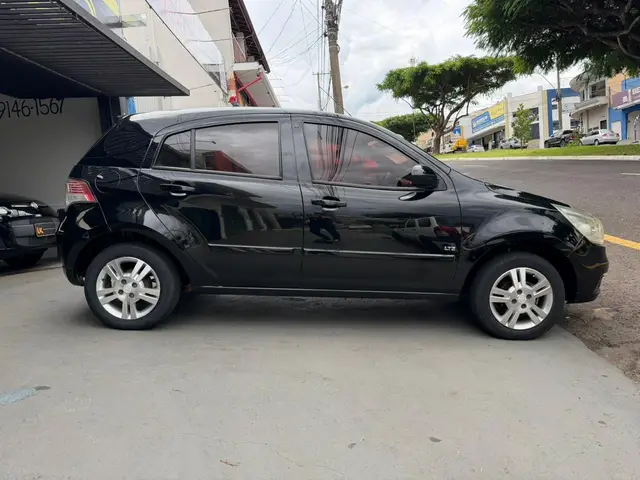 Carro Chevrolet Agile 2011 LTZ 1.4 8V (Flex)