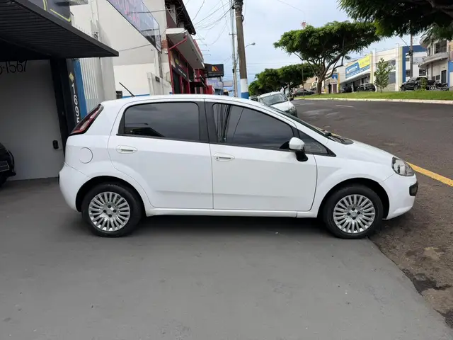 Carro Fiat Punto 2013 Attractive 1.4 (Flex)