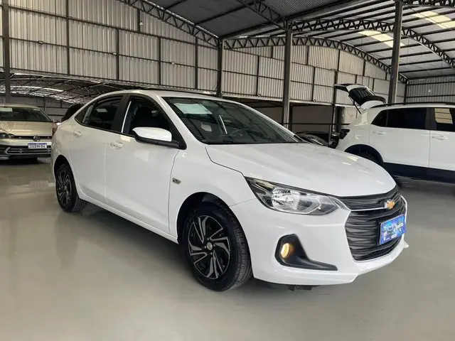 Carro Chevrolet Onix Plus 2024 LT 1.0