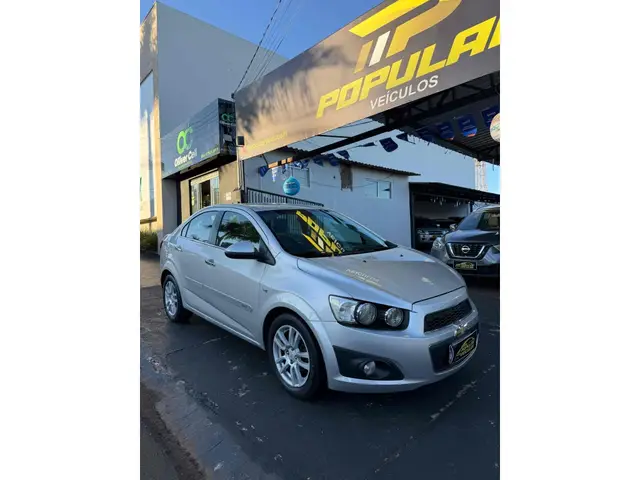 Carro Chevrolet Sonic Sedan 2013 LT (Aut)