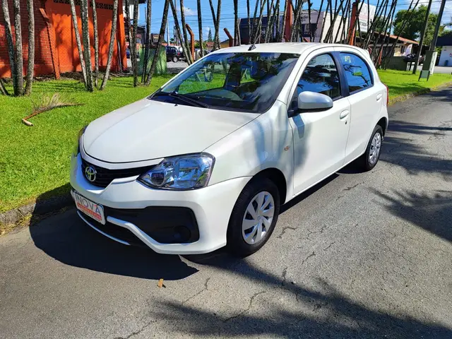 Carro Toyota Etios 2018 XS 1.5 (Aut) (Flex)