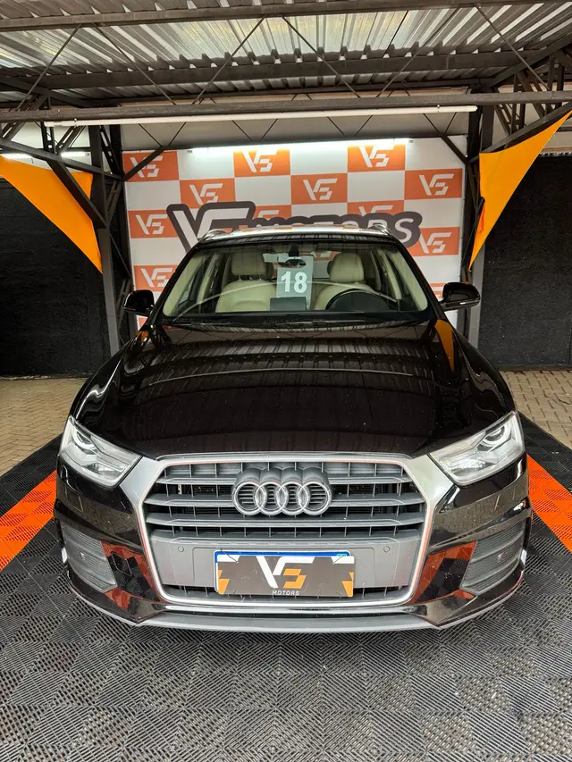 Carro Audi Q3 2018 1.4 TFSI Ambiente S Tronic