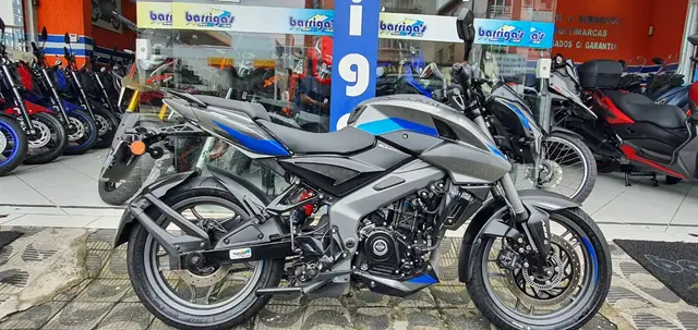 Moto Bajaj Dominar 200 2026 NS200