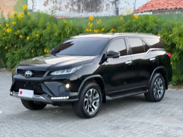 Carro Toyota SW4 2023 Diamond  2.8 turbodiesel 7L 4x4 (Aut)