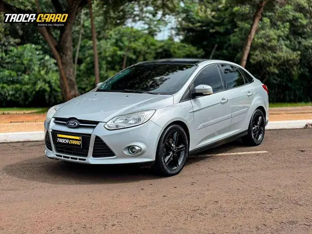 Carro Ford Focus Sedan 2014 SE Plus 2.0 16V PowerShift (Aut)