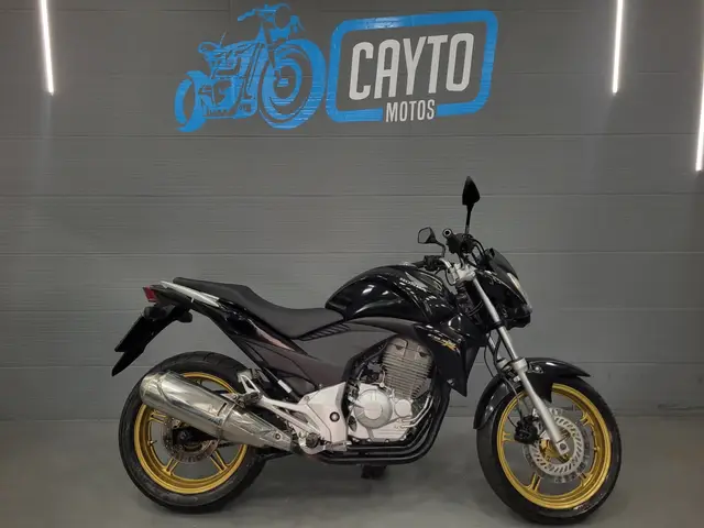 Moto Honda CB 300R 2015 Standard