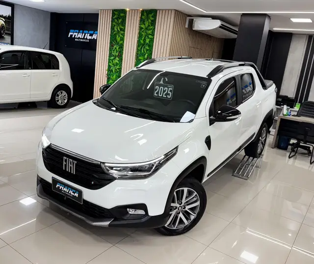 Carro Fiat Strada 2025 Volcano 1.3 Flex 8V CD Aut.