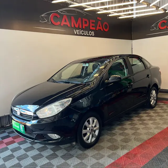 Carro Fiat Grand Siena 2013 Evo Attractive 1.4 8V (Flex)