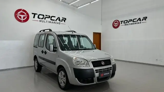 Carro Fiat Doblò 2018 Adventure 1.8 6L (Flex)