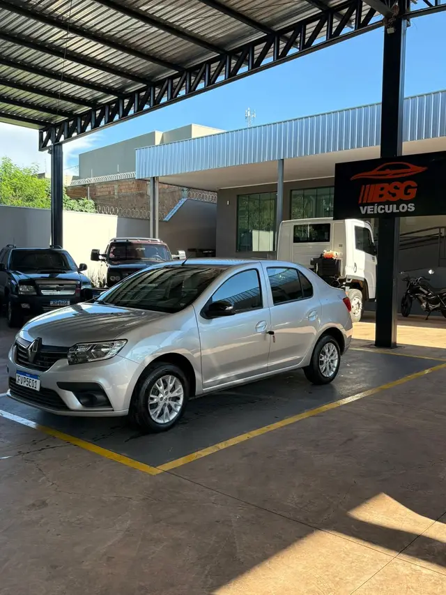 Carro Renault Logan 2025 Zen 1.0