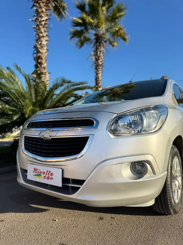 Carro Chevrolet Spin 2014 LTZ 7S 1.8 (Flex)