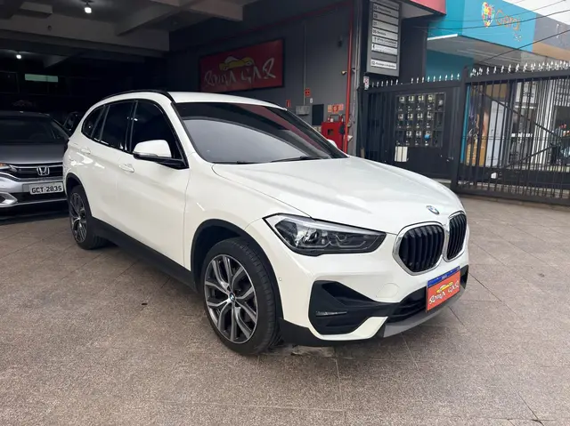 Carro BMW X1 2022 sDrive20i 2.0 Turbo (Aut.)