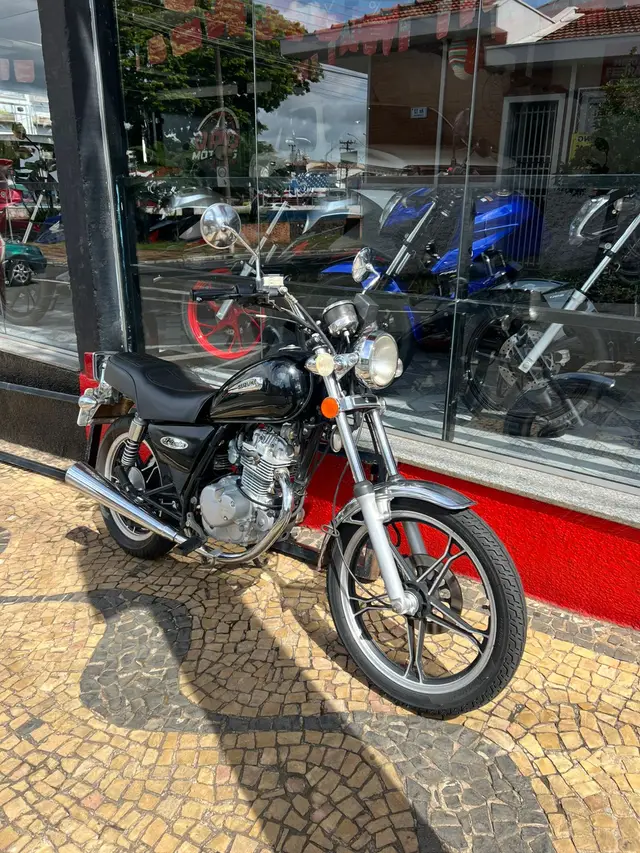 Moto Suzuki Intruder 2010 125