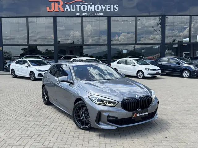 Carro BMW 118i 2024 M Sport 1.5 Turbo (Aut.)