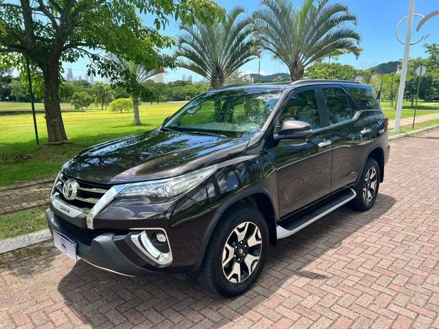 Carro Toyota SW4 2020 2.8 TDI SRX Diamond 7L 4x4 (Aut)