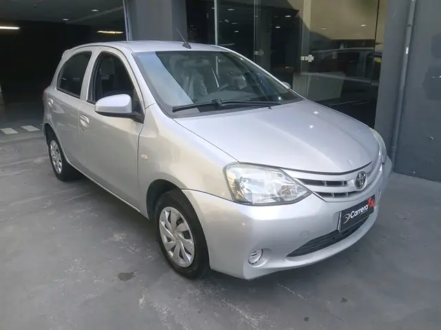 Carro Toyota Etios 2017 X 1.3 (Flex)