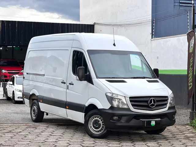 Carro Mercedes-Benz Sprinter 2018 Furgão 415 CDI Teto Alto 10,5m
