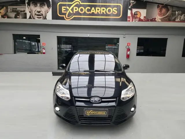 Carro Ford Focus Sedan 2015 S 2.0 16V PowerShift (Aut)