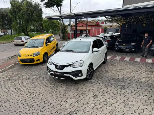 Carro Toyota Etios 2018 Platinum 1.5 (Aut) (Flex)
