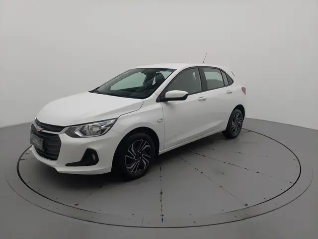 Carro Chevrolet Onix Plus 2024 LT 1.0