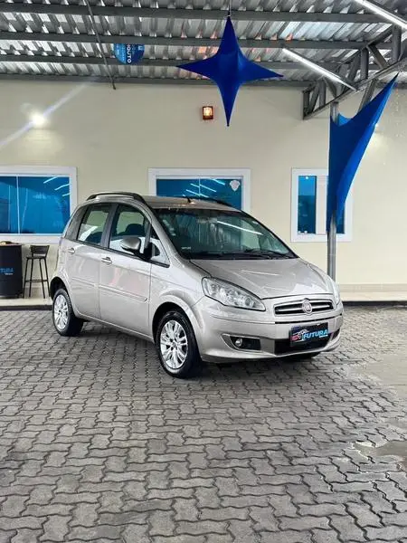 Carro Fiat Idea 2015 Attractive 1.4 8V (Flex)