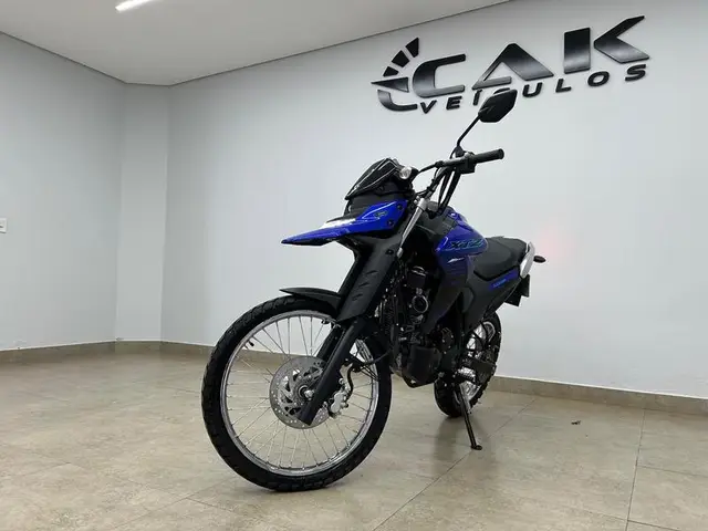 Moto Yamaha XTZ 250 Lander 2025 Connected