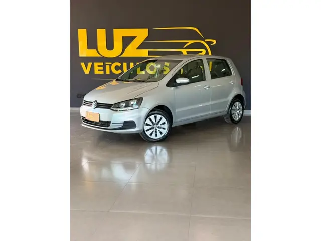 Carro Volkswagen Fox 2015 1.0 TEC Comfortline (Flex)