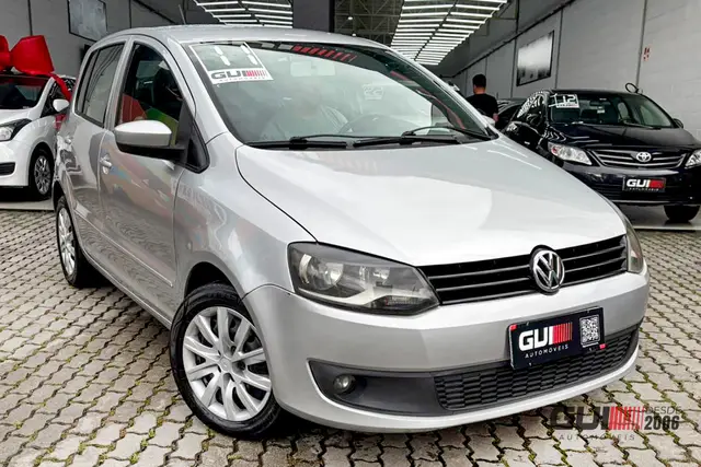 Carro Volkswagen Fox 2011 1.0 8V (Flex) 4p