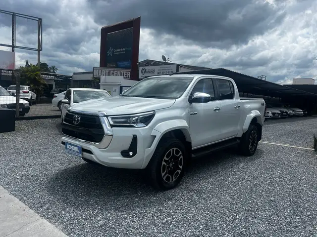 Carro Toyota Hilux SW4 2024 SRX Plat. 4x4 2.8 TB Diesel Automatico.