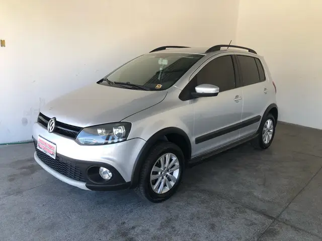 Carro Volkswagen CrossFox 2014 1.6 VHT (Flex)