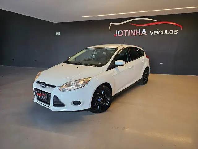 Carro Ford Focus Hatch 2014 SE 1.6 16V TiVCT PowerShift