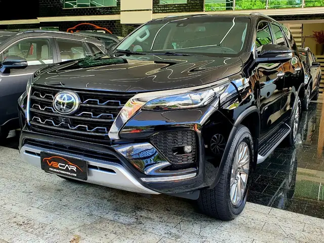 Carro Toyota SW4 2023 SRX 2.8 turbodiesel 5L 4x4 (Aut)