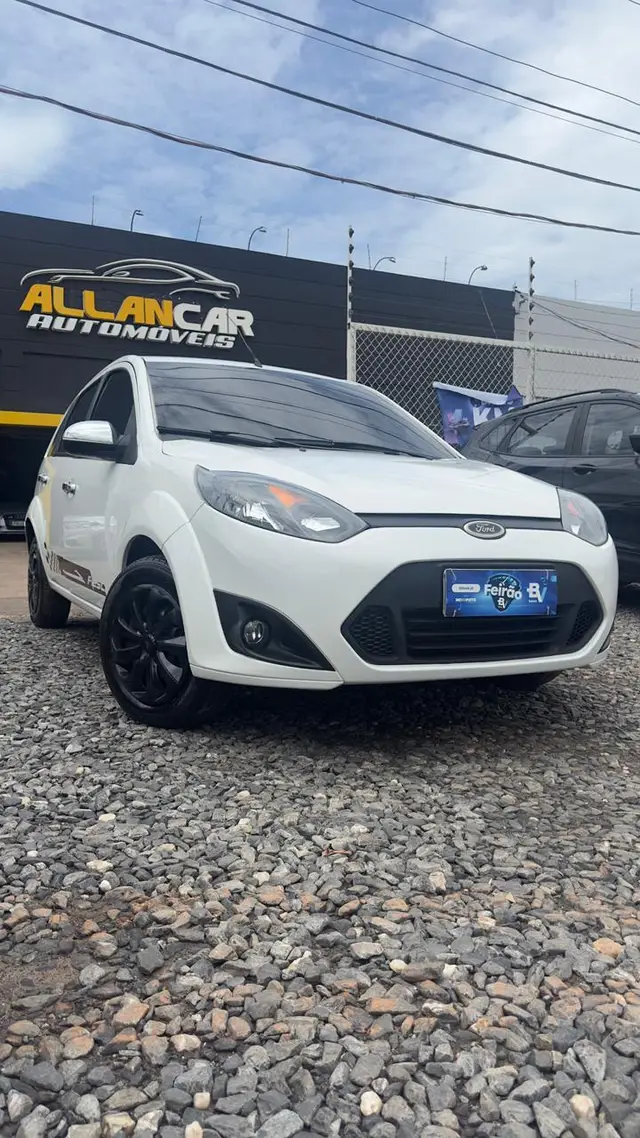 Carro Ford Fiesta Hatch 2013 SE Rocam 1.6 (Flex)