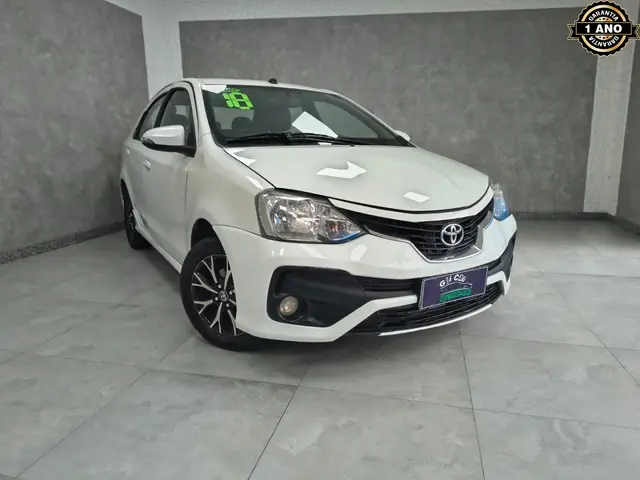 Carro Toyota Etios Sedan 2018 Platinum 1.5 (Aut) (Flex)