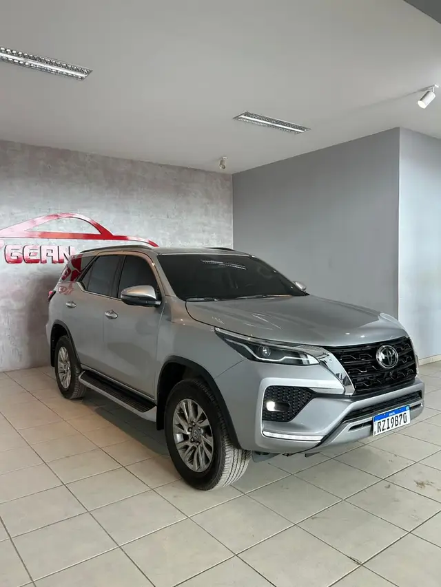 Carro Toyota Hilux SW4 2022 GRS 2.8 TB 4x4 Diesel Automatico