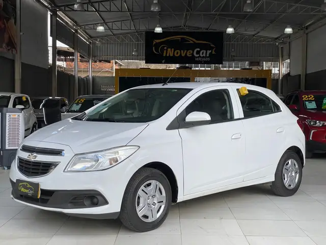 Carro Chevrolet Onix 2013 1.0 LT SPE/4