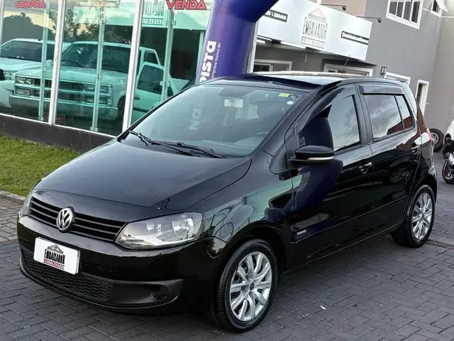Carro Volkswagen Fox 2014 1.0 TEC (Flex) 2p