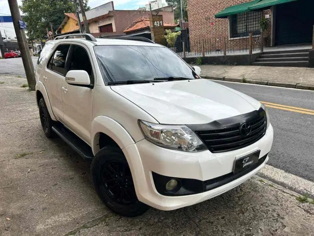 Carro Toyota Hilux SW4 2014 2.7 4x2 SR