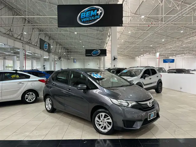 Carro Honda Fit 2015 1.5 16v LX CVT (Flex)