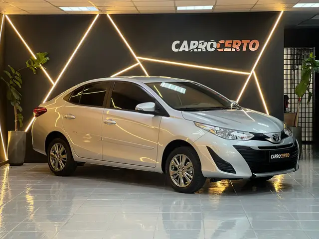 Carro Toyota Yaris 2020 1.5 XL Plus Connect CVT (Flex)