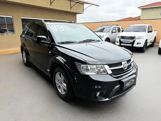 Carro Fiat Freemont 2013 2.4 16V Precision (Aut)