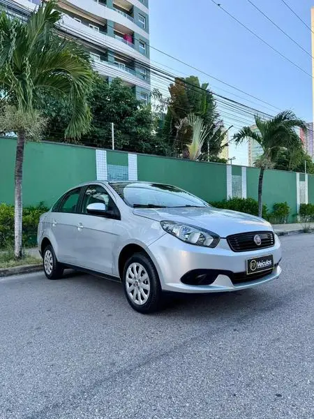 Carro Fiat Grand Siena 2021 1.4 Flex