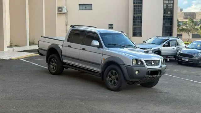 Carro Mitsubishi L200 Triton Outdoor 2012 HPE 2.5 4X4
