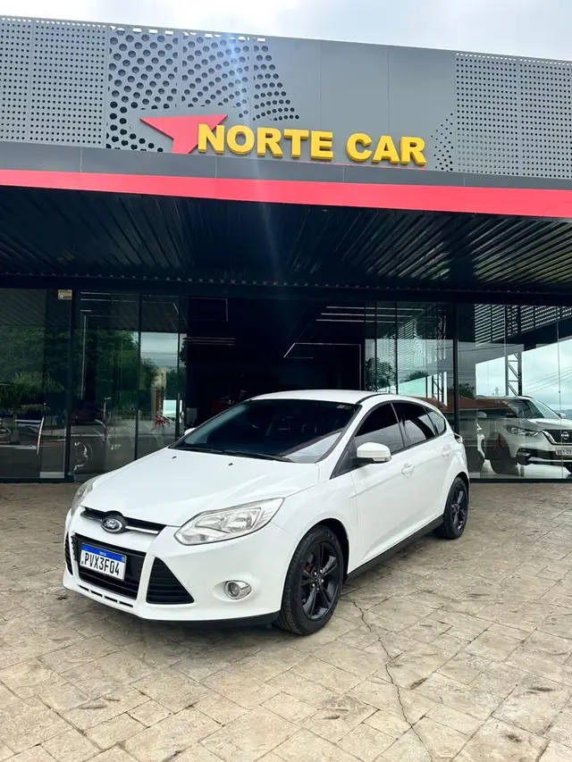 Carro Ford Focus Hatch 2015 SE 1.6 16V TiVCT PowerShift