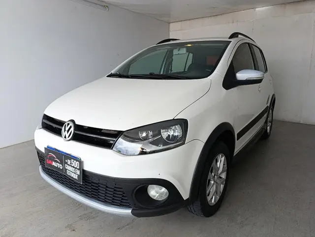 Carro Volkswagen CrossFox 2014 I-Motion 1.6 VHT (Flex)