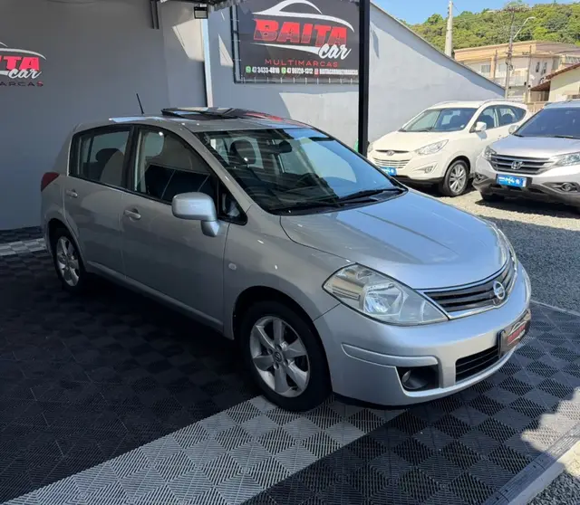 Carro Nissan Tiida 2011 SL 1.8 (flex) (aut)