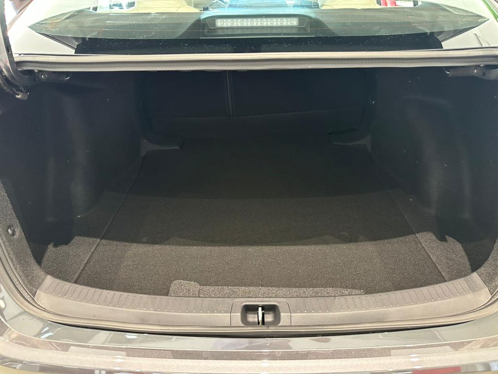 Corolla Altis Hybrid Premium 1.8 Flex19