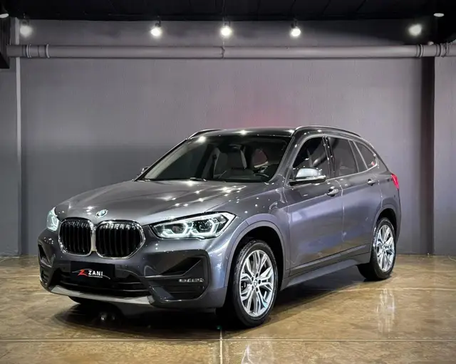 Carro BMW X1 2021 sDrive20i 2.0 Turbo (Aut.)