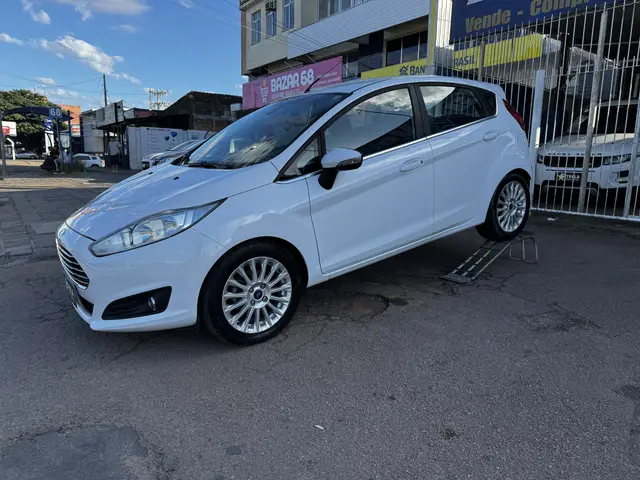 Carro Ford New Fiesta Hatch 2015 New Fiesta Titanium 1.6 16V PowerShift