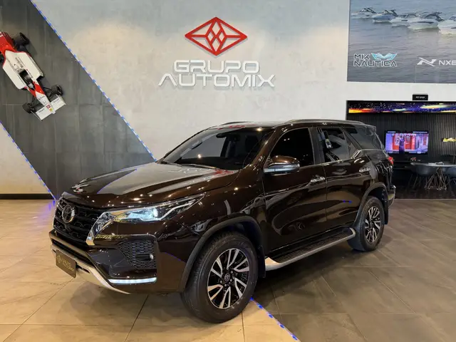 Carro Toyota SW4 2024 SRX 2.8 Turbodiesel 4x4 (Aut.) (7 Lugares)